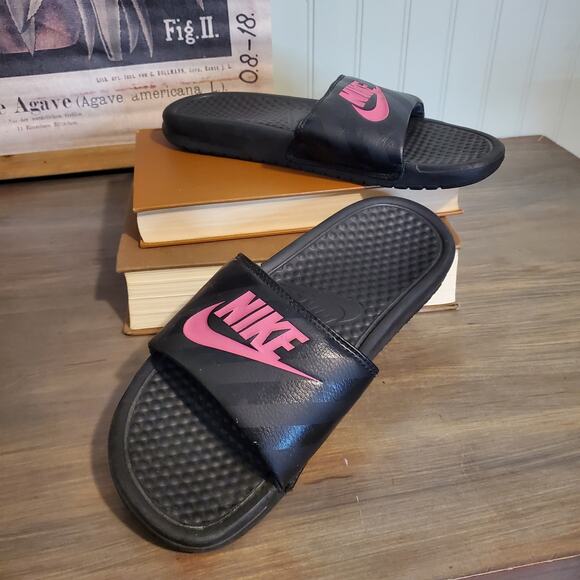 Pre-Owned Nike Slides Pink and Black Slip On Sandals US W8 EU 39 - Picture 1 of 6